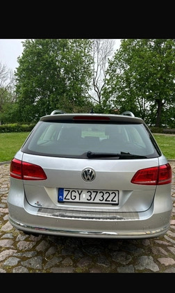 Volkswagen Passat cena 39500 przebieg: 277000, rok produkcji 2013 z Trzebiatów małe 352